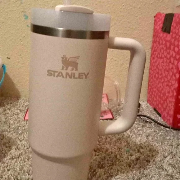 Stanley cup - Picture 5 of 5